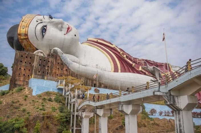 Myanmar Budha